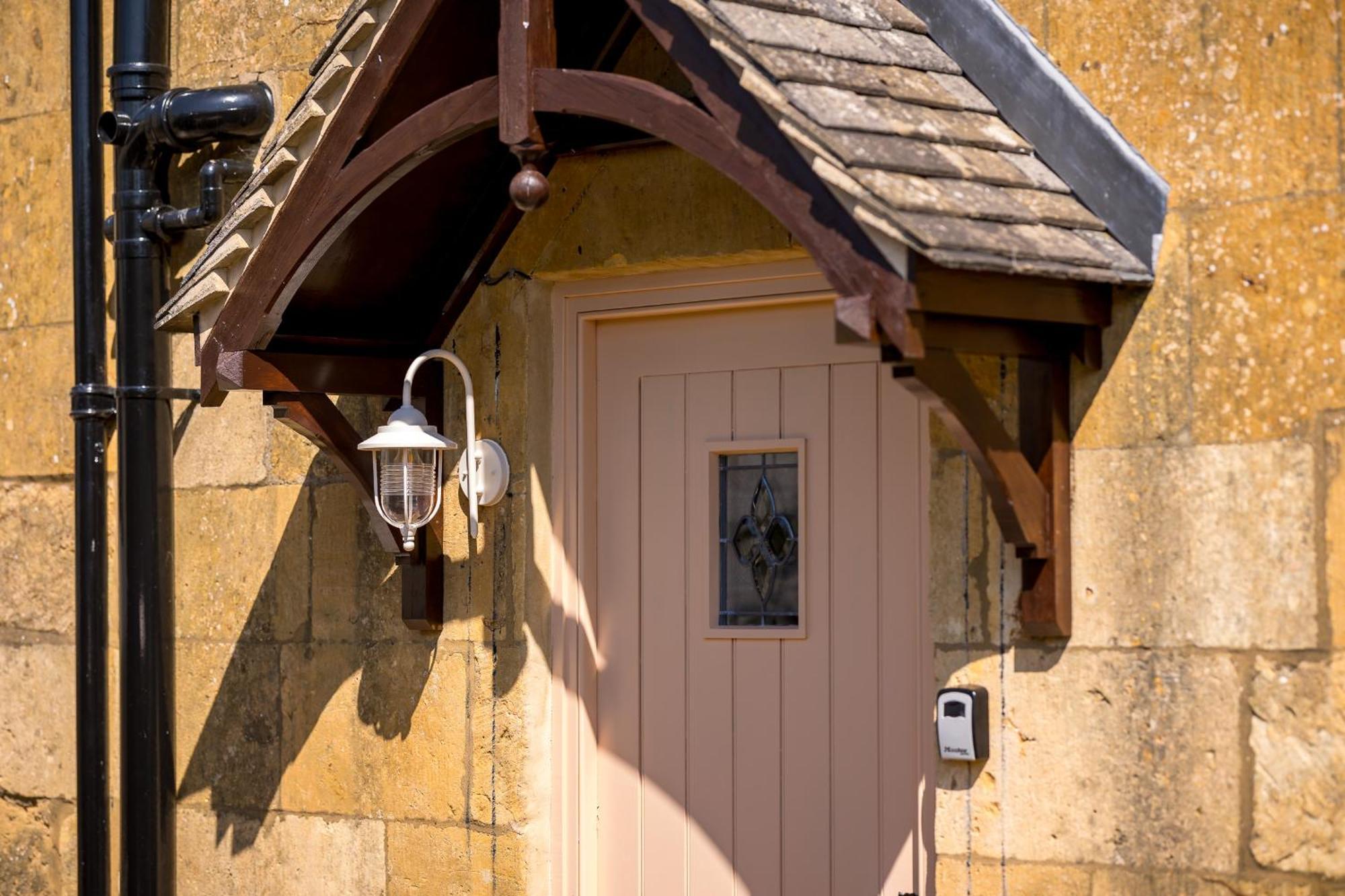 Broadway Scandi Chic Authentic Cottage Exterior foto